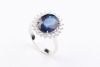 A SAPPHIRE AND DIAMOND RING - 4