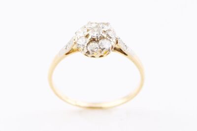 AN ANTIQUE DIAMOND RING