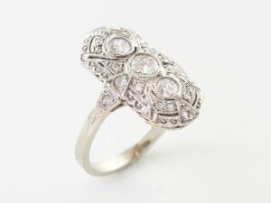 A DIAMOND PLAQUE RING