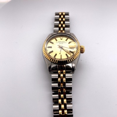 A LADIES ROLEX WRISTWATCH