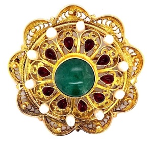 A VINTAGE GEM SET BROOCH/PENDANT