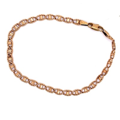 A GOLD FANCY LINK BRACELET