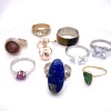 A COLLECTION OF RINGS, PENDANTS AND EARRINGS - 7