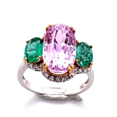 A KUNZITE, EMERALD AND DIAMOND RING