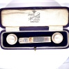 A PAIR OF ANTIQUE CUFFLINKS TOGETHER WITH A TIE BAR - 3