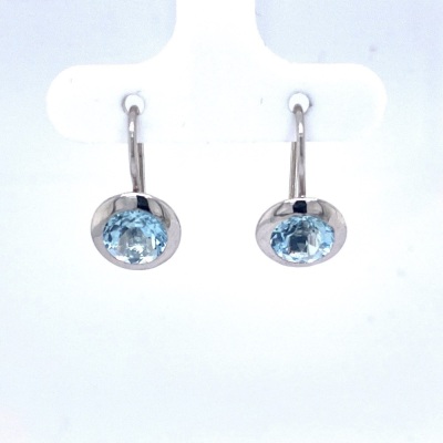 A PAIR OF AQUAMARINE EARRINGS