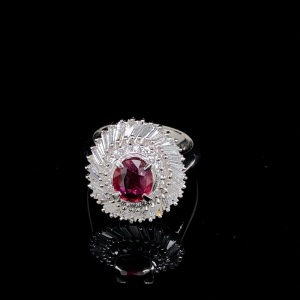 A RUBY AND DIAMOND CLUSTER RING
