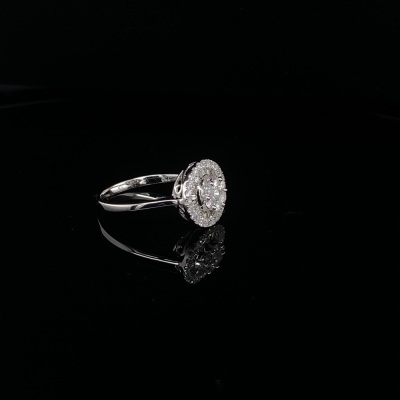 A DIAMOND CLUSTER RING