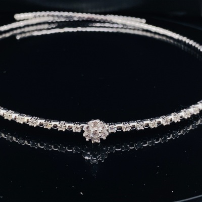 A DIAMOND CHOKER