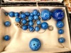 A COLLECTION OF ASSORTED VINTAGE COLLECTABLE BEADS - 5