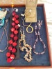 A COLLECTION OF ASSORTED JEWELLERY - 2
