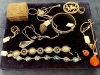 A COLLECTION OF ASSORTED JEWELLERY - 2