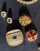 AN INTERESTING COLLECTION OF VINTAGE COSTUME JEWELLERY - 3