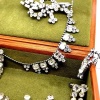 A COLLECTION OF VINTAGE COSTUME JEWELLLERY - 7