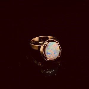 A VINTAGE OPAL SET DRESS RING