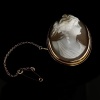 AN ANTIQUE CAMEO BROOCH - 3