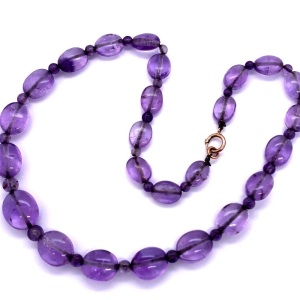 AN ANTIQUE AMETHYST NECKLACE