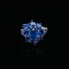 A SAPPHIRE AND DIAMOND FLOWER CLUSTER RING - 3