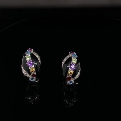 A PAIR GEM SET EARRINGS