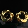 A PAIR OF GOLD EARRINGS - 3