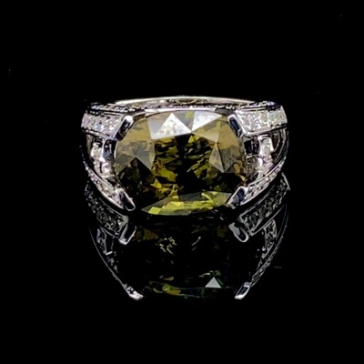 A CHRYSOBERYL AND DIAMOND RING