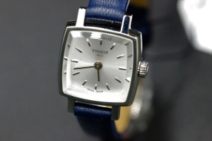 A LADIES TISSOT TRADITION WRISTWATCH