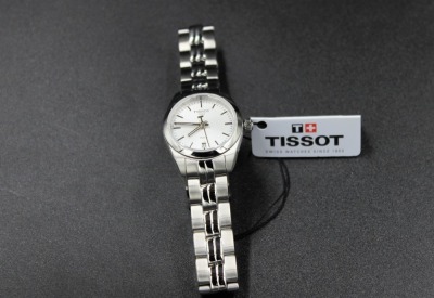 A LADIES TISSOT PR 100 WRISTWATCH