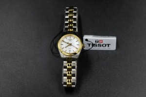 A LADIES TISSOT PR 100 WRISTWATCH