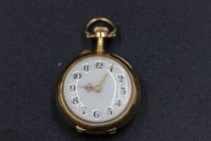 A LADIES ANTIQUE LE COULTRE POCKETWATCH