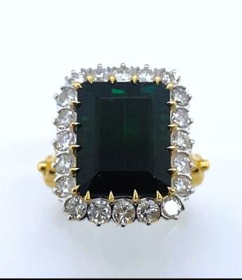 A TOURMALINE AND DIAMOND RING