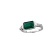 AN EMERALD AND DIAMOND RING - 2