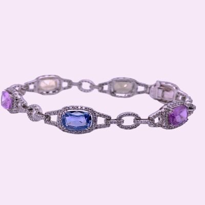 AN IMPRESSIVE UNHEATED CEYLON SAPPHIRE AND DIAMOND BRACELET