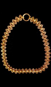 A VICTORIAN SILVER GILT NECKLACE