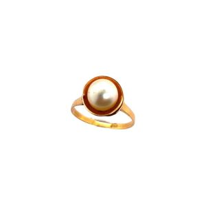 A VINTAGE AKOYA CULTURED PEARL RING