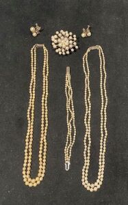 A COLLECTION OF AKOYA CULTURED PEARL JEWELLERY