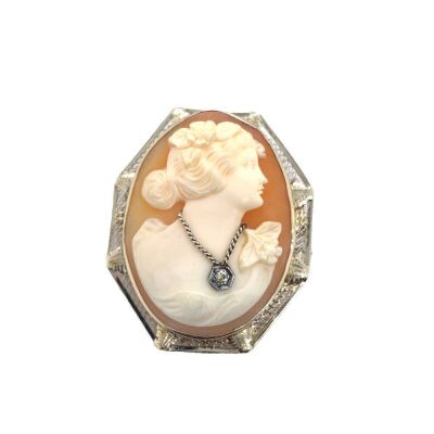 AN ANTIQUE DIAMOND SET CAMEO BROOCH/PENDANT