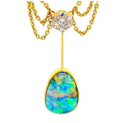 AN IMPORTANT ANTIQUE OPAL AND DIAMOND NECKLACE