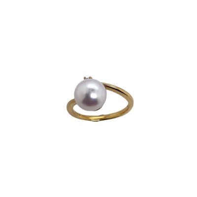 A PEARL AND DIAMOND RING