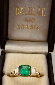 A VINTAGE COLOMBIAN EMERALD AND DIAMOND RING