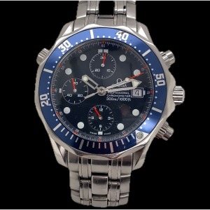 AN OMEGA SEAMASTER CHRONO DIVER 300M WRISTWATCH