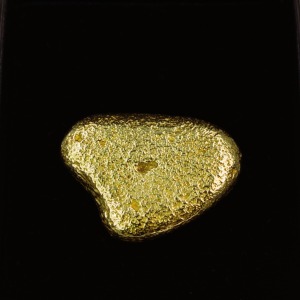 A VINTAGE TIFFANY GOLD NUGGET BROOCH