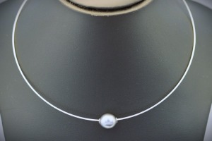 A TAHITIAN PEARL PENDANT NECKLACE