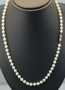 A FINE STRAND OF AKOYA PEARLS