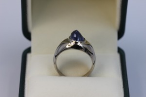 A GENT’S SAPPHIRE RING