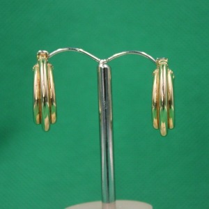 A PAIR OF ITALIAN GOLD EARRINGS