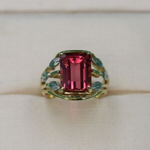 A BEAUTIFUL PINK TOURMALINE DRESS RING