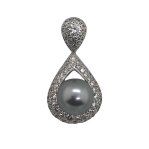 A TAHITIAN PEARL AND DIAMOND ENHANCER