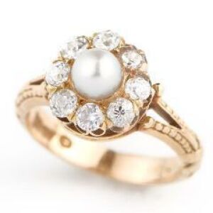 AN ANTIQUE PEARL AND DIAMOND RING