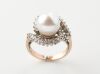A SOUTH SEA PEARL AND DIAMOND CROSSOVER RING - 2