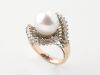 A SOUTH SEA PEARL AND DIAMOND CROSSOVER RING - 4